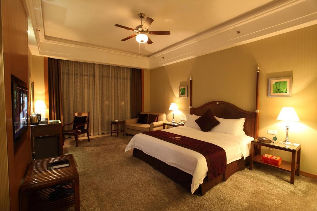 ฝอซาน กรีนเลค ฮอตสปริง โฮเต็ล Hotel ภายนอก รูปภาพ